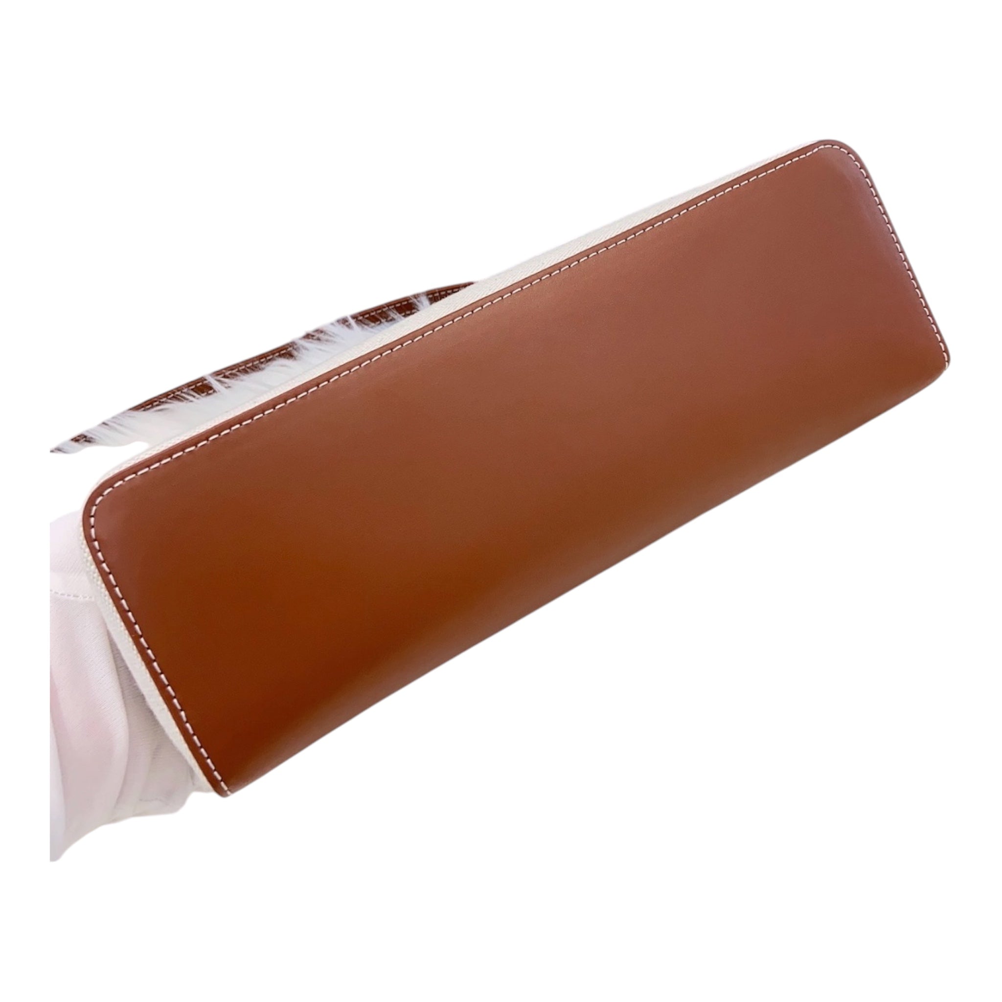 THE SIGNATURE SATCHEL